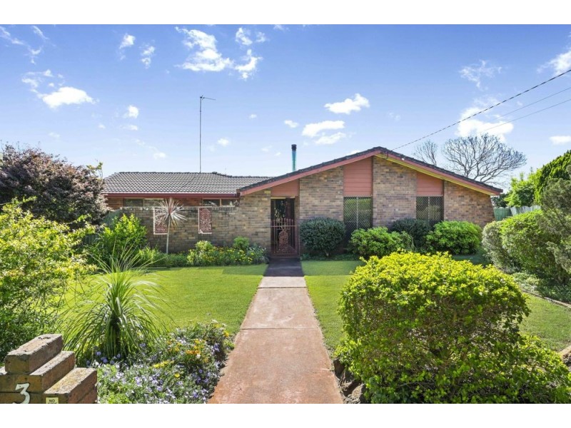 3 Azalea Court, Centenary Heights QLD 4350