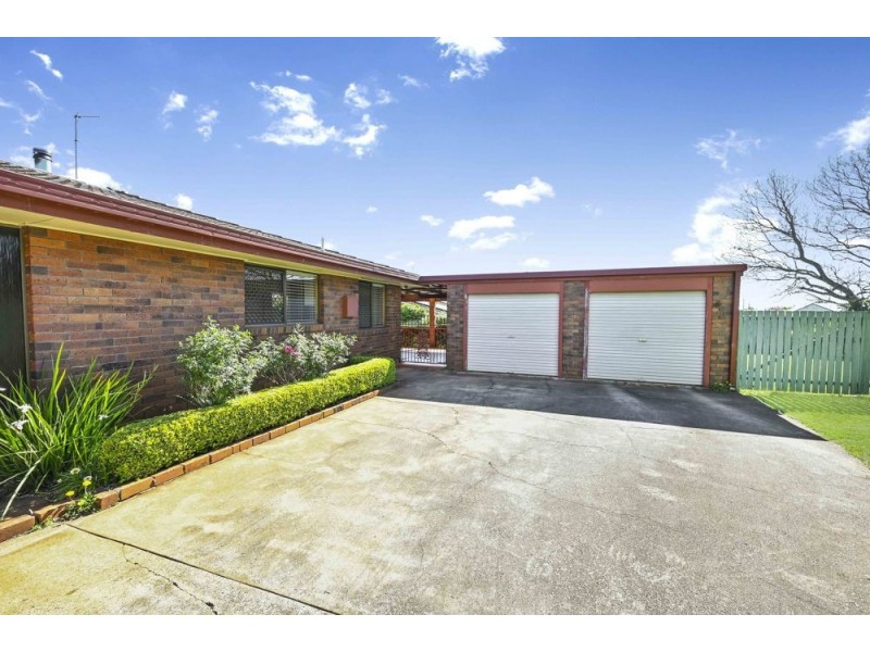3 Azalea Court, Centenary Heights QLD 4350