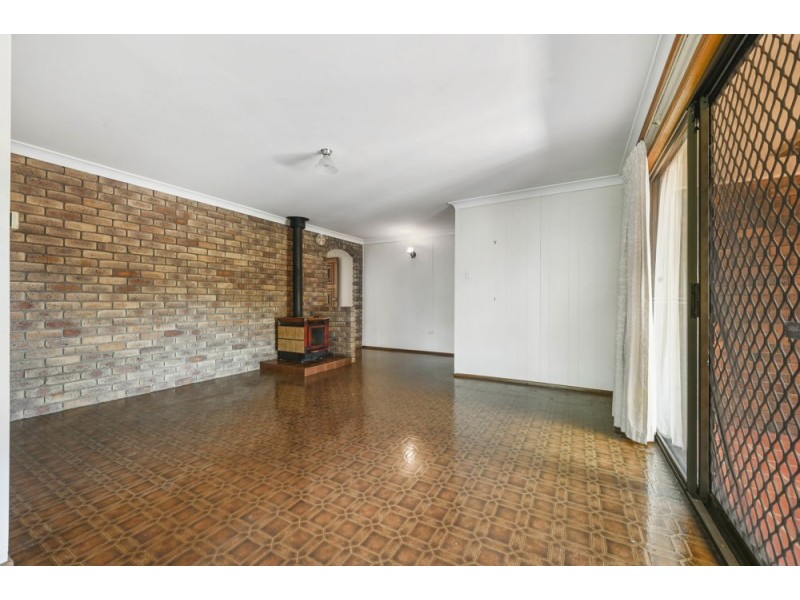 3 Azalea Court, Centenary Heights QLD 4350