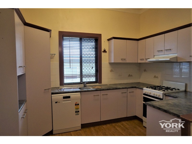 28 Clark Street, South Toowoomba QLD 4350