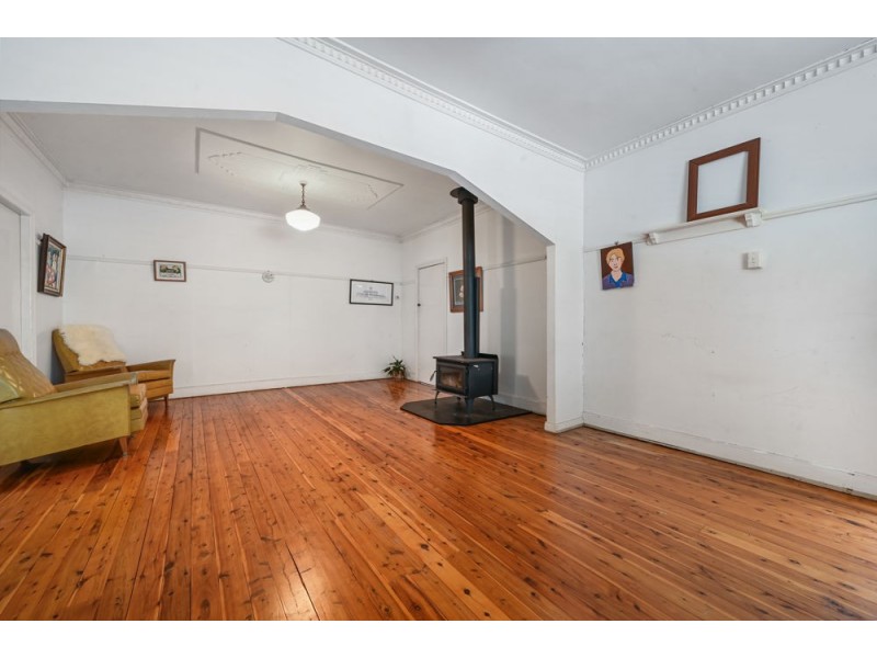100b Holberton Street, Newtown QLD 4350