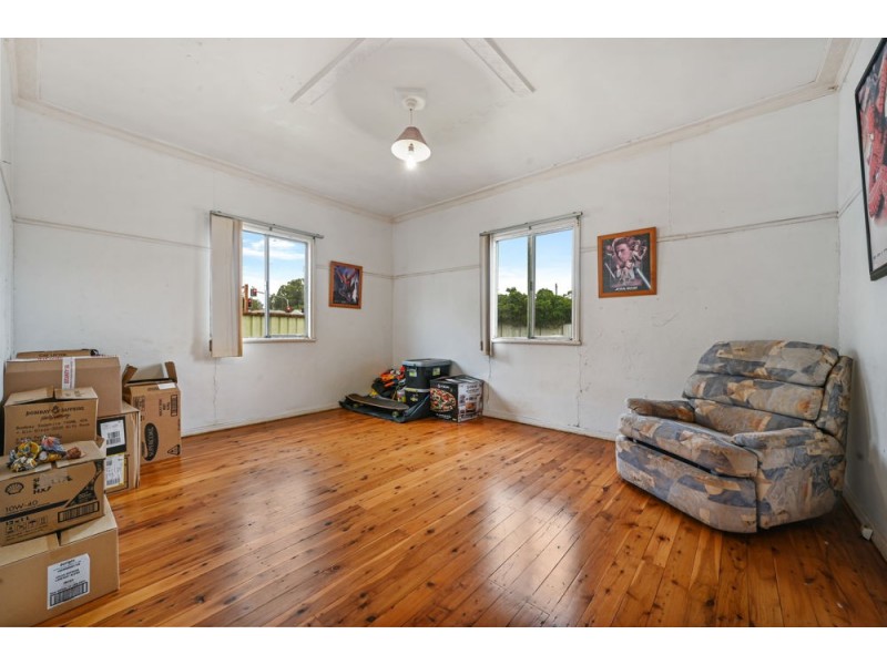 100b Holberton Street, Newtown QLD 4350