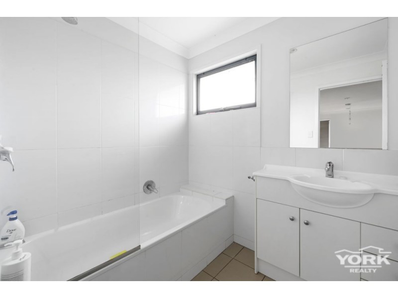 Kearneys Spring QLD 4350