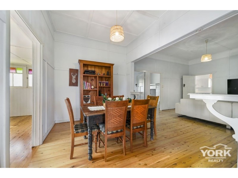 262 North Street, Rockville QLD 4350