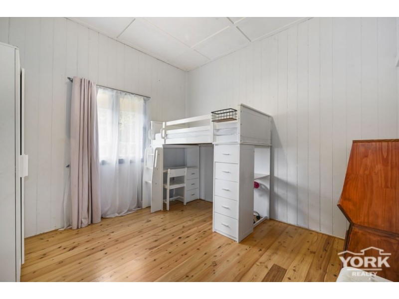 262 North Street, Rockville QLD 4350