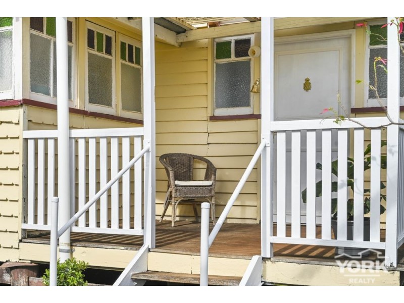 262 North Street, Rockville QLD 4350