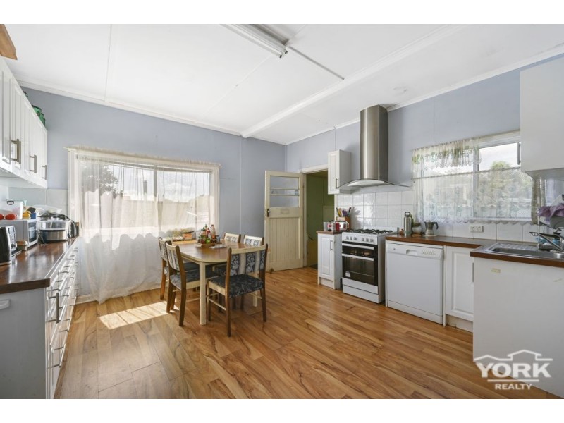 314 South Street, Harristown QLD 4350