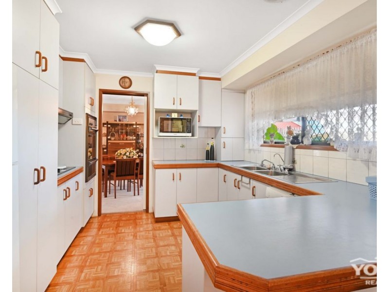 12 Prosser Street, Rockville QLD 4350