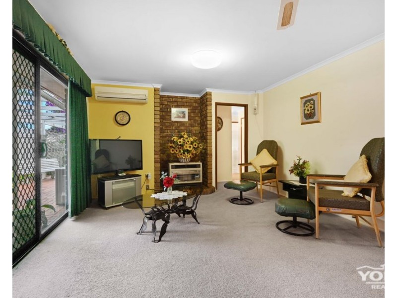 12 Prosser Street, Rockville QLD 4350