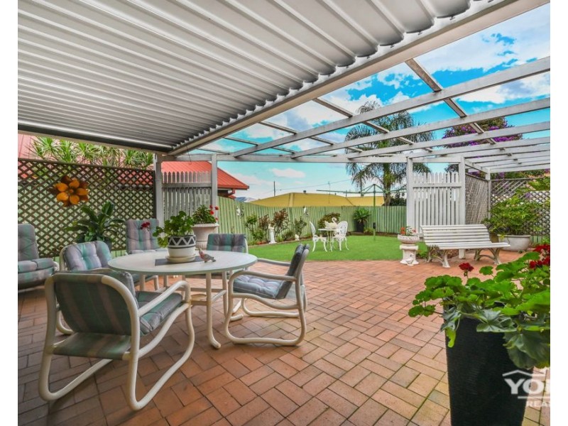 12 Prosser Street, Rockville QLD 4350