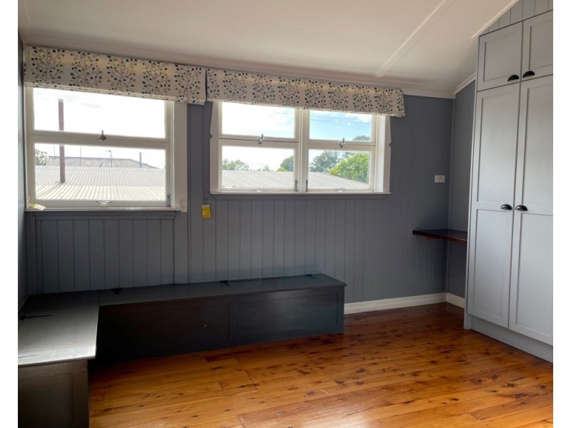 6 Peak Street, Harristown QLD 4350