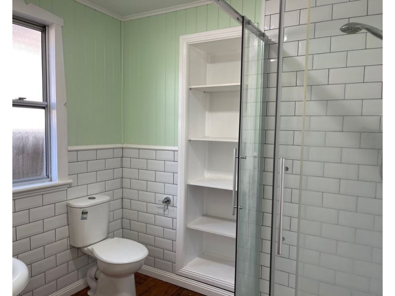 6 Peak Street, Harristown QLD 4350