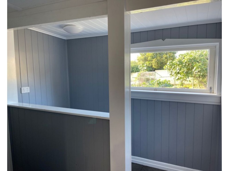 6 Peak Street, Harristown QLD 4350