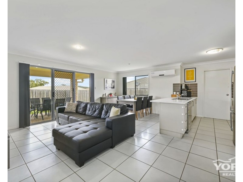 6 Cooranga Street, Glenvale QLD 4350