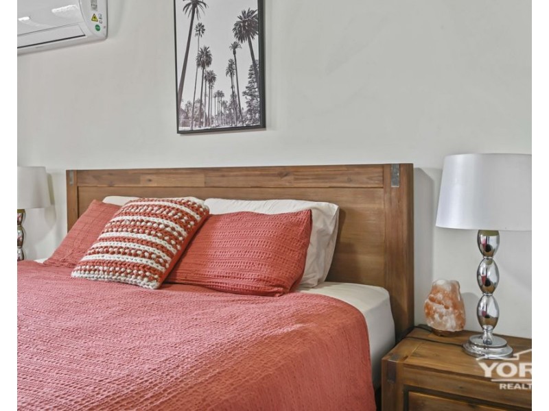 6 Cooranga Street, Glenvale QLD 4350