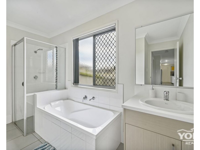 6 Cooranga Street, Glenvale QLD 4350