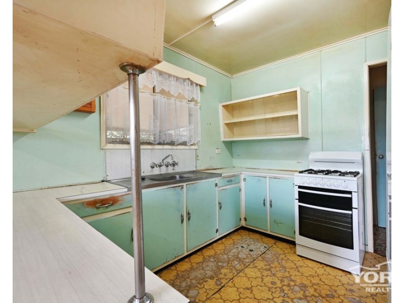 Centenary Heights QLD 4350