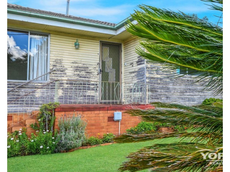 Centenary Heights QLD 4350