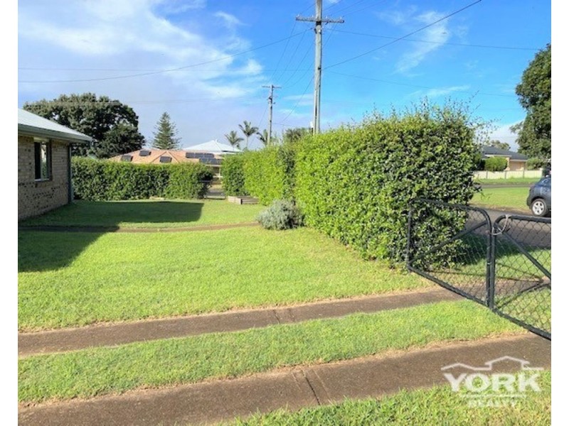 10 Featherstone Court, Rockville QLD 4350