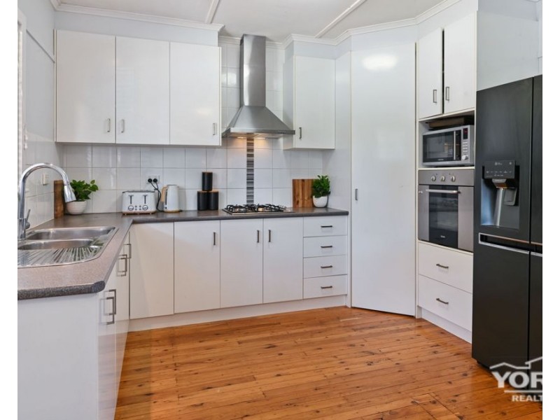 2 Mooney Street, Harlaxton QLD 4350