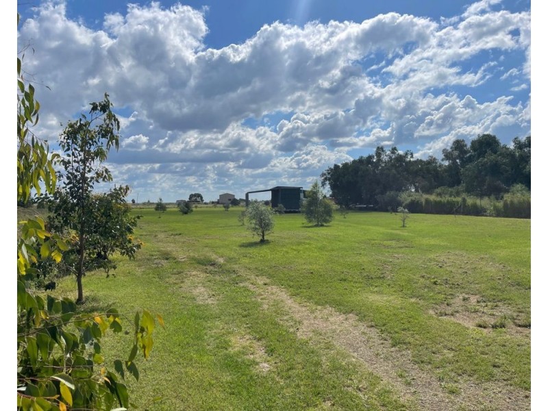 21 Tooth Street, Jondaryan QLD 4403