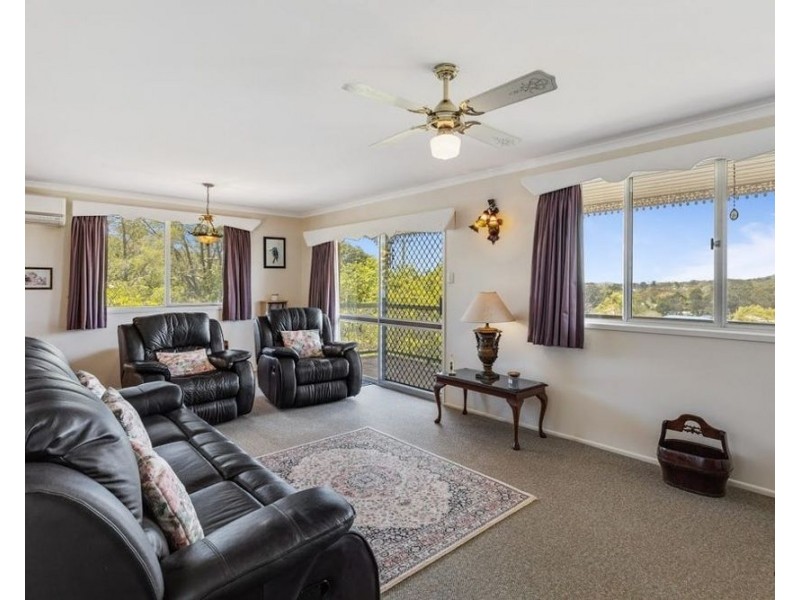 20 Railway Terrace, Crows Nest QLD 4355