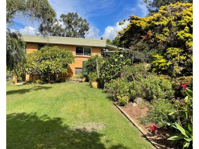 20 Railway Terrace, Crows Nest QLD 4355