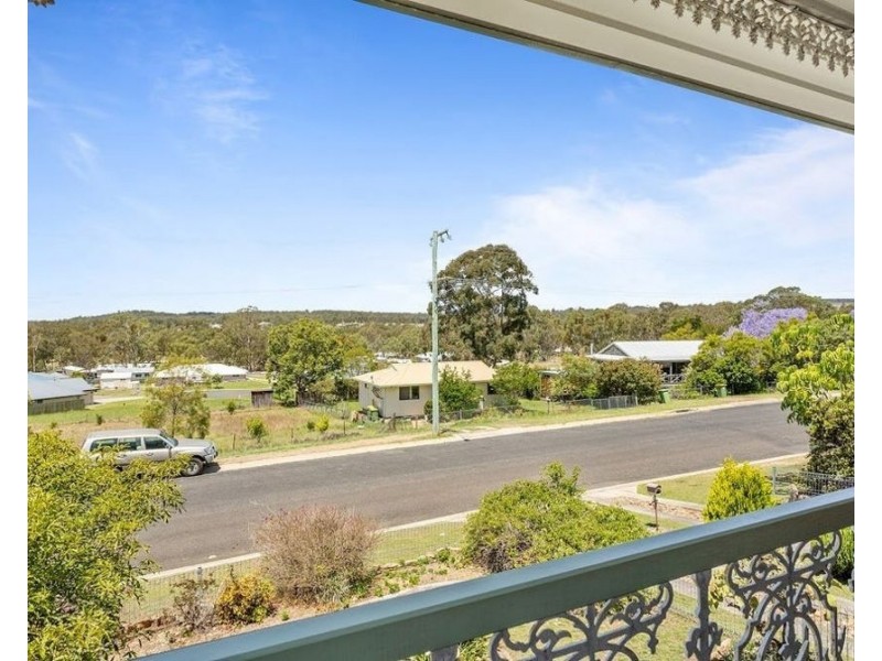 20 Railway Terrace, Crows Nest QLD 4355