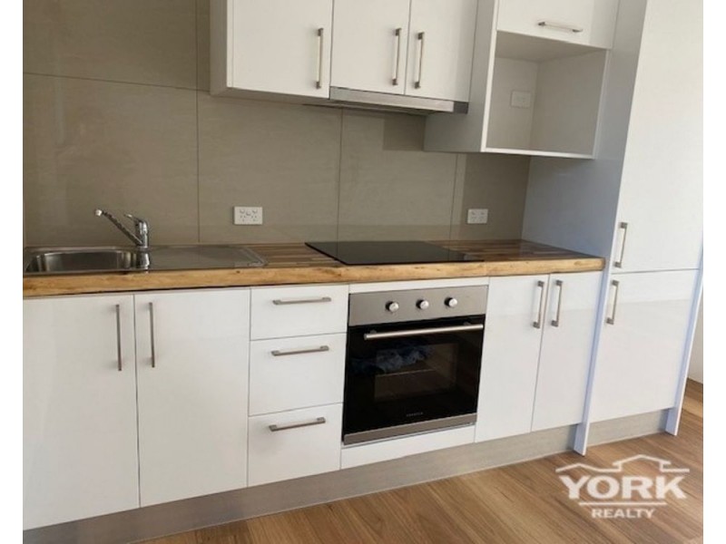 410 Tor Street, Newtown QLD 4350