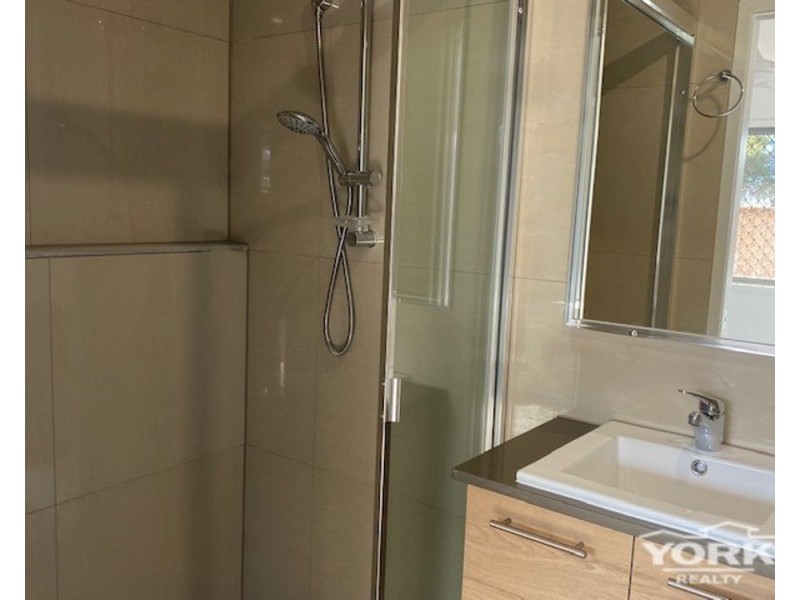 410 Tor Street, Newtown QLD 4350