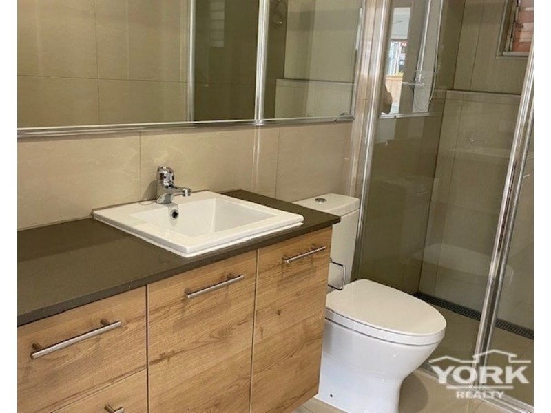 410 Tor Street, Newtown QLD 4350