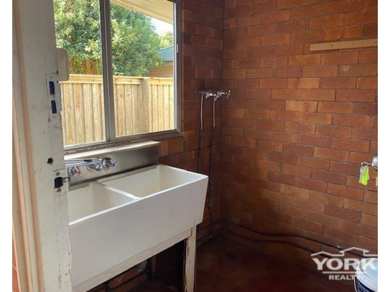 410 Tor Street, Newtown QLD 4350