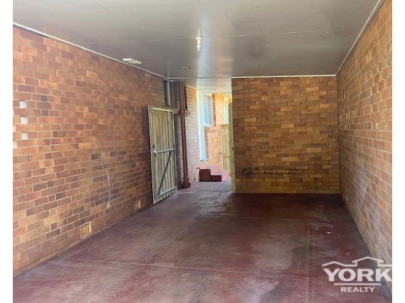 410 Tor Street, Newtown QLD 4350