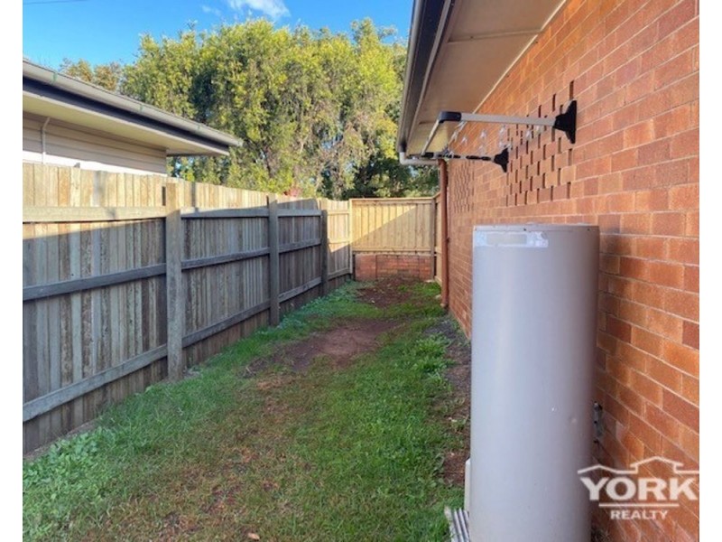 410 Tor Street, Newtown QLD 4350