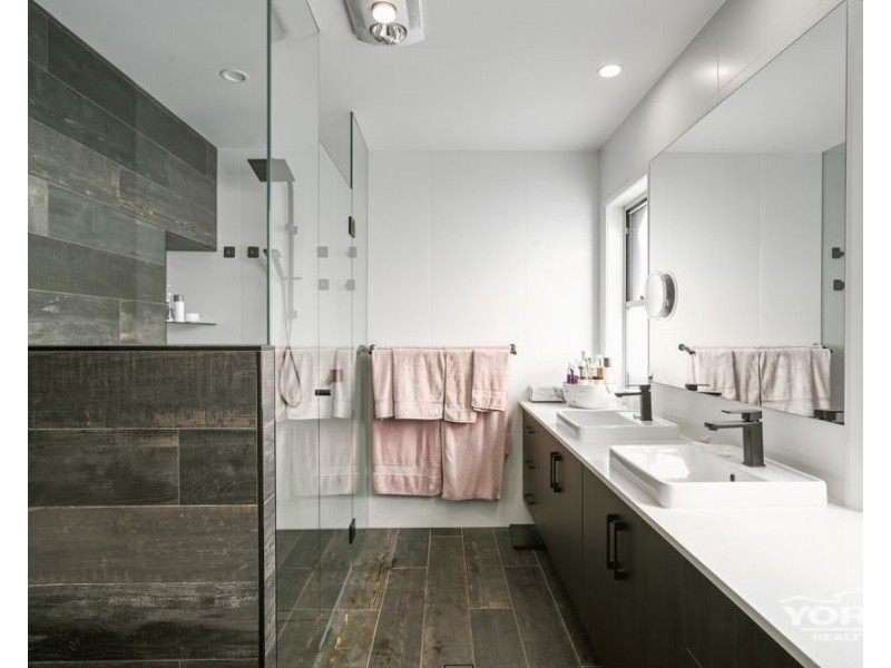 Middle Ridge QLD 4350