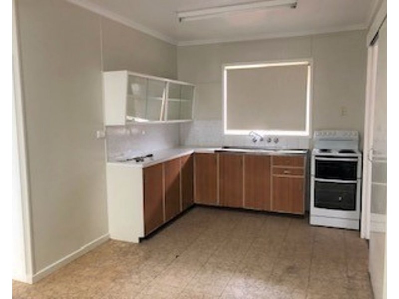 406 Tor Street, Newtown QLD 4350