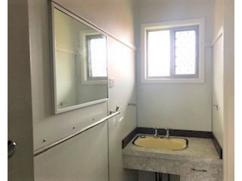 406 Tor Street, Newtown QLD 4350