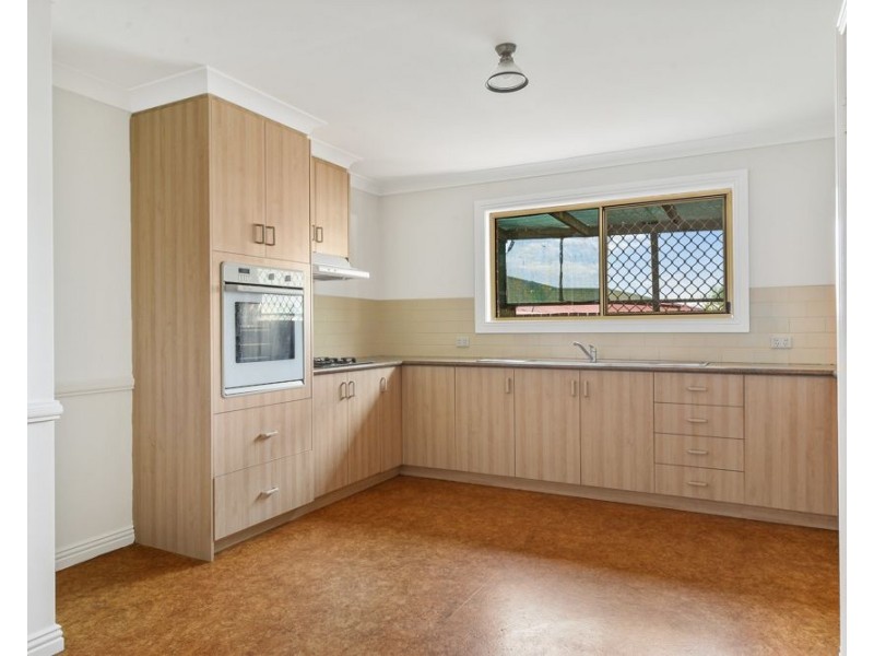 1/6 Paulene Crescent, Kearneys Spring QLD 4350