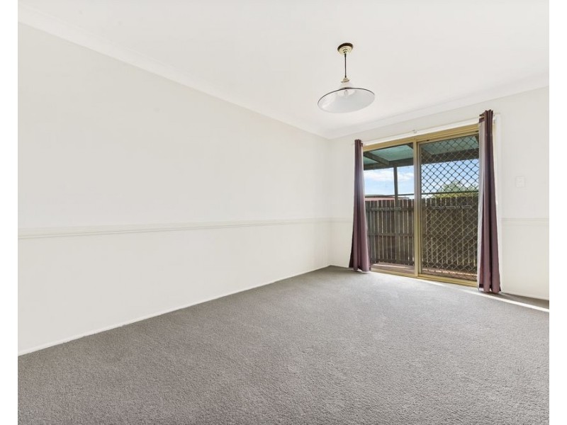 1/6 Paulene Crescent, Kearneys Spring QLD 4350