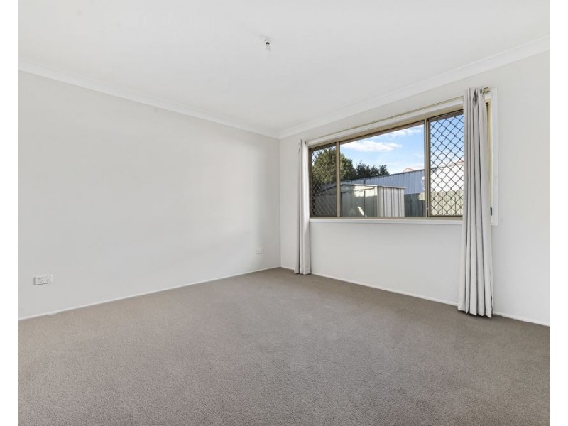1/6 Paulene Crescent, Kearneys Spring QLD 4350