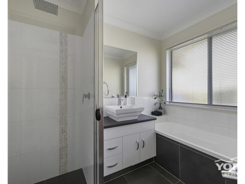 Kearneys Spring QLD 4350