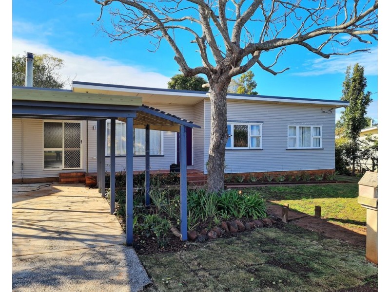 34 Tara Street, Wilsonton QLD 4350