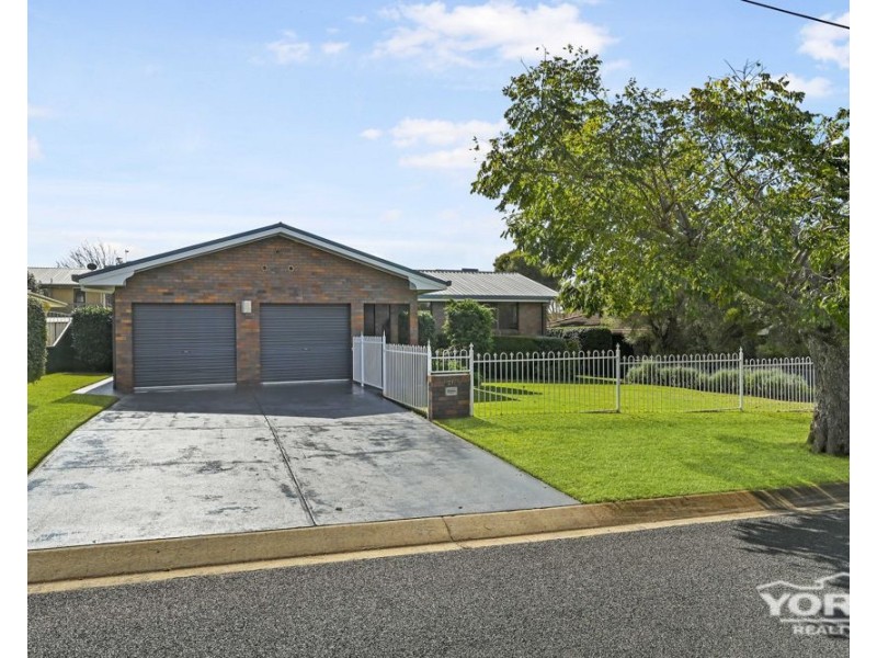 21 Aster Street, Centenary Heights QLD 4350