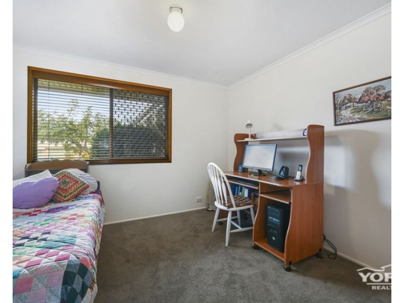 21 Aster Street, Centenary Heights QLD 4350