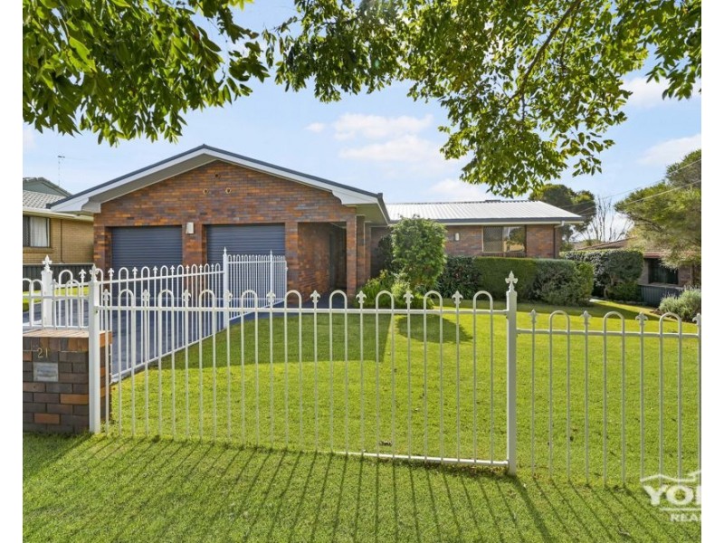 21 Aster Street, Centenary Heights QLD 4350