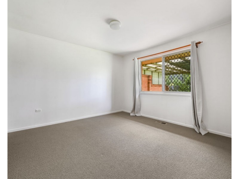 7 Barrymount Crescent, Mount Lofty QLD 4350