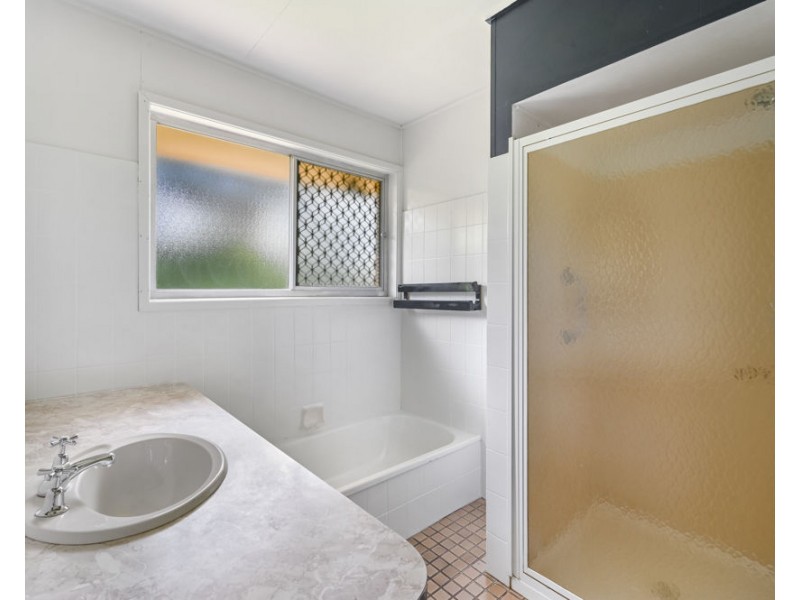 7 Barrymount Crescent, Mount Lofty QLD 4350