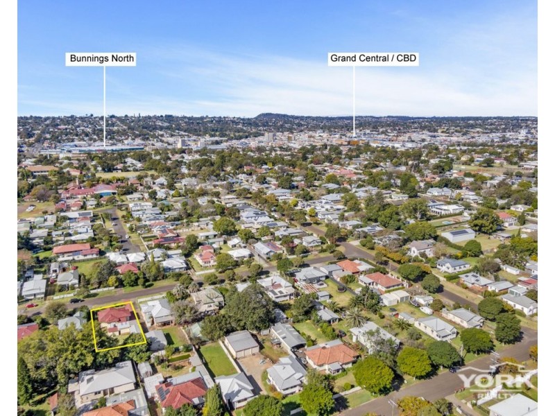 7 Northland Street, Newtown QLD 4350