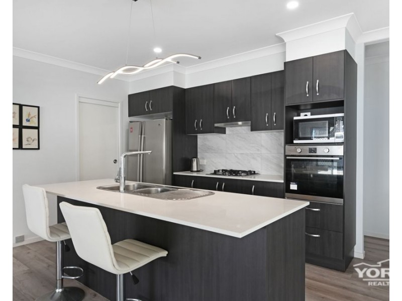 7 Miriam Lane, Middle Ridge QLD 4350