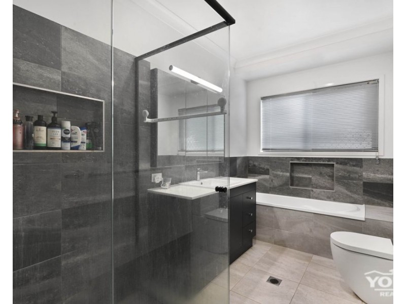 7 Miriam Lane, Middle Ridge QLD 4350